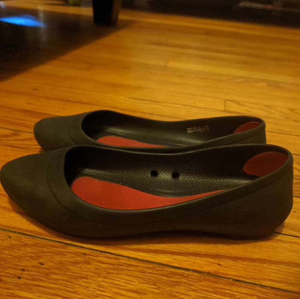 Crocs Size 6W Black Flats